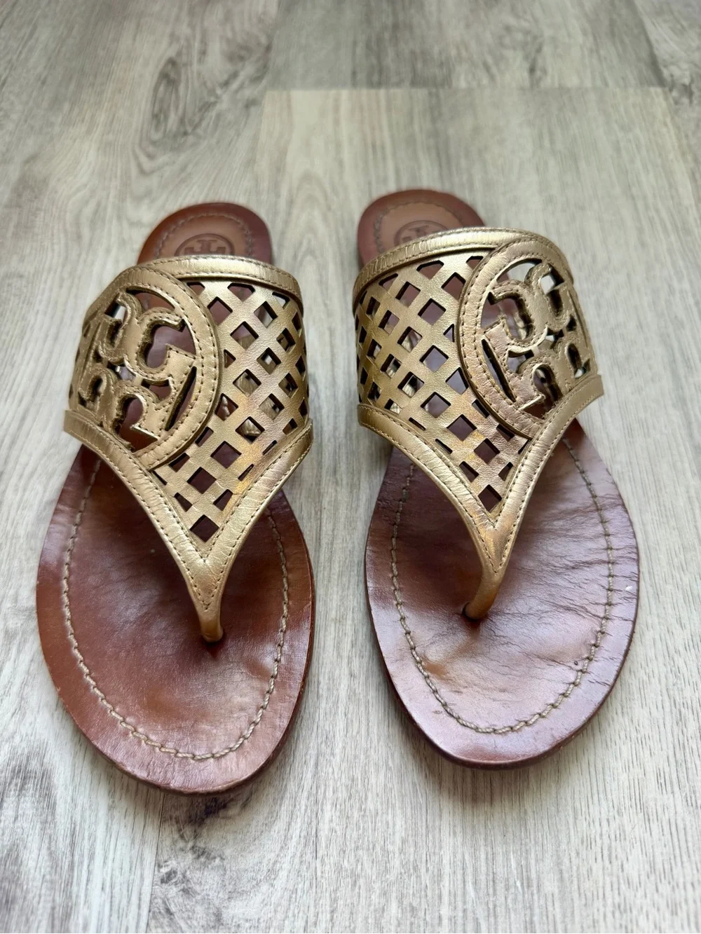 Tory Burch - Metallic Gold Leather Slide Sandals with Cutout Logo